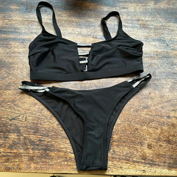 Wolf and whistle black with sparkle silver details size 6 bottoms 6D/DD-E top - Picture 1 of 9
